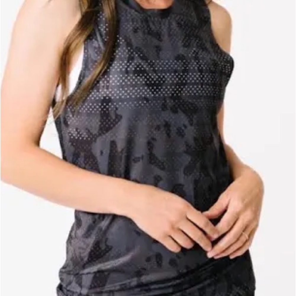 NWT NIP Zyia Black Camo Chill Tank RC Large